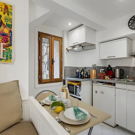 Appartement Old Town 50m And Shop Menton